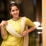Chaitra Reddy Instagram - Hey - Hi moment Ok bye 👋 😛