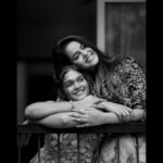 Chaitra Reddy Instagram - Anybody looking for pre-wedding photoshoot reference(only for arrange marriage)😄 lol I don’t have good pictures with my boy @rakeshsamalafilms ❤️ But this girl @nakshathra_official 😄 she’s so lucky to be framed besides me 🙈always like ALWAYS 🤣😂 Photography: @camerasenthil 😍