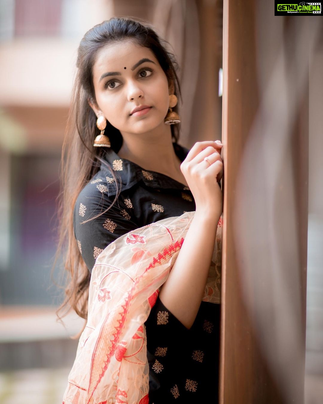 Chaitra Reddy Instagram - You can wear black at any time 🖤