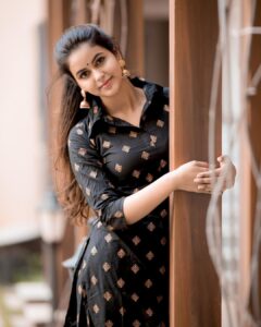 Chaitra Reddy Instagram - Women who wear black live colourful lives. . . . . Photography: @camerasenthil 🌸