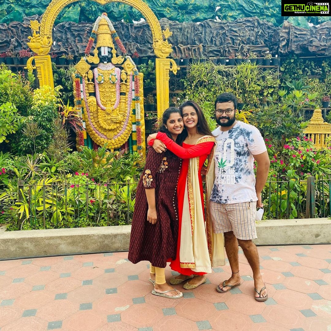 Chaitra Reddy Instagram - Yesterday was so so overwhelming My sister and bava came all the way long to Tirupathi to meet me n made my day so special ❤️and The wishes, the love from all of you -like all - including all the fans and fans clubs , everyone who gives me so much love , I’m the luckiest girl in the world ❤️thank you all so much and love you all the most ❤️ Costume @mabia_mb 🌸