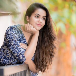 Chaitra Reddy Instagram - 🌸 J-U-N-E 🌸 Turn on your favourite happy tunes, because new month is here! I hope you’ll start it with a smile, determined to change your life for the better. Sending you a ton of virtual hugs and kisses #june2020 #startfresh Photography @camerasenthil 🌸