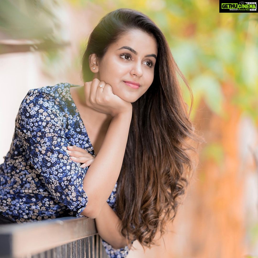 Chaitra Reddy Instagram - 🌸 J-U-N-E 🌸 Turn on your favourite happy tunes, because new month is here! I hope you’ll start it with a smile, determined to change your life for the better. Sending you a ton of virtual hugs and kisses #june2020 #startfresh Photography @camerasenthil 🌸