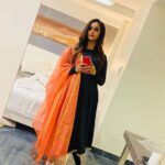 Chaitra Reddy Instagram - I’m filling it up with Black 😜 my favourite🥰 Costume : @shreelatha_c 🐣 Make up : @chaitrareddy_official☝️officially contact her for further queries 😃 Hair by : @kavipriya_makeupartistry