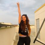 Chaitra Reddy Instagram - ✨Golden Glow✨ Filter credits : SUN ☀️ Photo credits : @shreelatha_c ❤️ #quarantine #holidayseason #healing