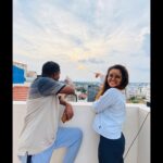 Chaitra Reddy Instagram - Hello 😻here’s little geek chic - telling about her cute little family - 1st comes my father who stand strong in all my moves and supports me for what I do ❤️ 2nd my sister who take all my flaws and calmly put me into right path when ever my life takes a wrong direction ❤️ 3rd finally here comes our super woman who take care of all us the above to keep us moving uninterrupted In our path ❤️ love my family❤️because of them I’m here today , standing firm in the right place 🥰 #family#familyiseverything