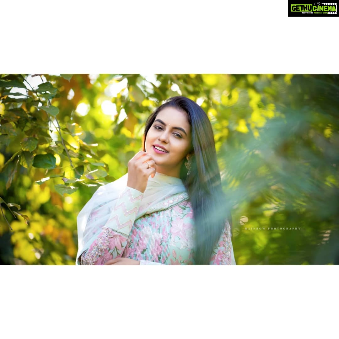 Chaitra Reddy Instagram - I was not made to be subtle, but for the photography ,yes ! • • • • • Wardrobe :@bandananarulaofficial ❤️ Photography:@rainbow_photography_official Earings:@hitharajewelry ❤️