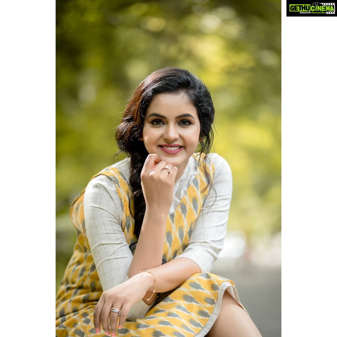 Chaitra Reddy Instagram - ✨Be(you)tiful ✨ •• •• •• •• Photography:@kiransaphotography 🤪 Make-up:@ramya_mua(my love♥️) Hair: @sabitha_seenu_hairstylist Costumes:@yoshnasbyela 🥰
