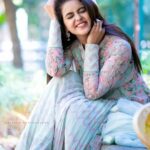 Chaitra Reddy Instagram – Same reaction 🤪🙈•
•
•
•
•
Wardrobe:@bandananarulaofficial
Photography:@rainbow_photography_official
Earings:@hitharajewelry