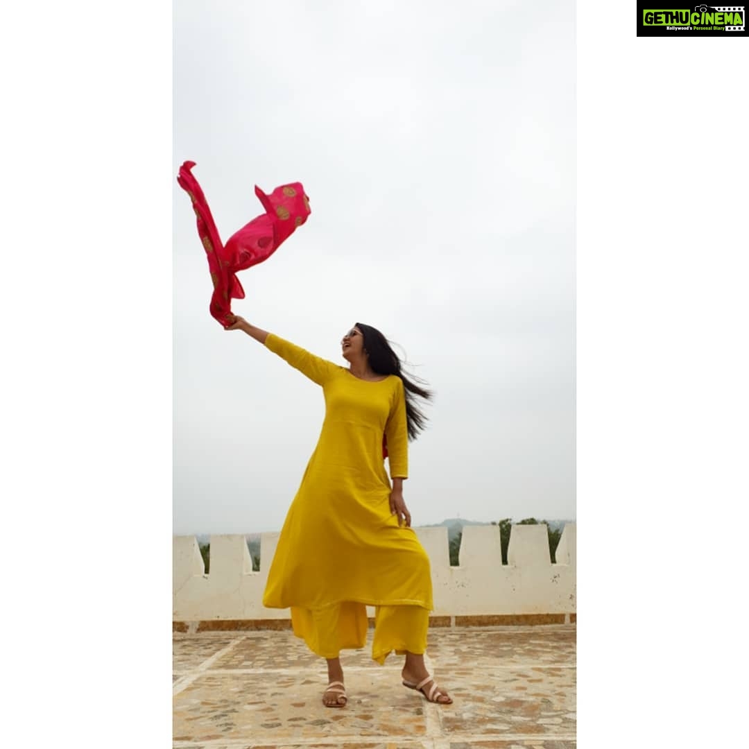 Chaitra Reddy Instagram - 31•12•2019 All set to welcome 2020 in STYLE • • • • • • Wardrobe: @krishaclothing