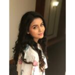Chaitra Reddy Instagram – So looking back at 2018 – brings so much joy , positivity,love and laughter 
Learnt new things ,meet new people -who meant life to me ,got few friends-who promised they will stick in my thin and thick 
Beside all this- got soo much of love from you people 
My insta account is  now 100k -thank you so much , to my insta family 
Loads of love to my extended family and to my family 💖 
Looking forward to 2019 with one wide smile on my face 😍💖