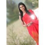 Chaitra Reddy Instagram – ‘RUGGED’ 
#redlove#saree😍 #songshoot#rugged