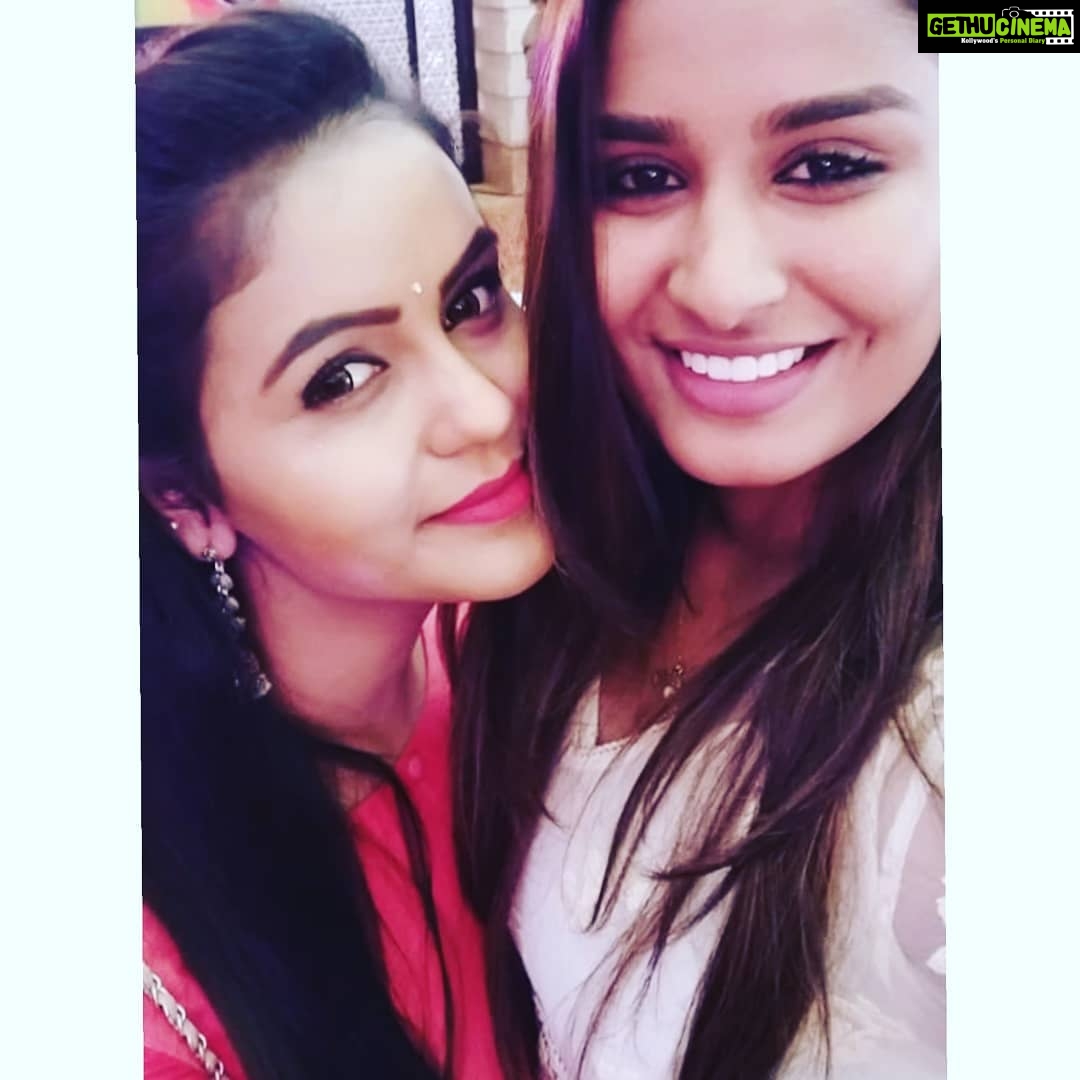 Chaitra Reddy Instagram - Where it all started 🤩 Love, laughter, longings🤩 Best thing happened @zee5tamil launch was @nakshathra_official @reshma_reya @shabbo143_ ( we din click picture together that day in my phone )🙈🤩 And this beautiful costume of mine is sponsored by:@anjushankarofficial 🤩 thank you so much for helping me 🤩 The Leela Palace Chennai