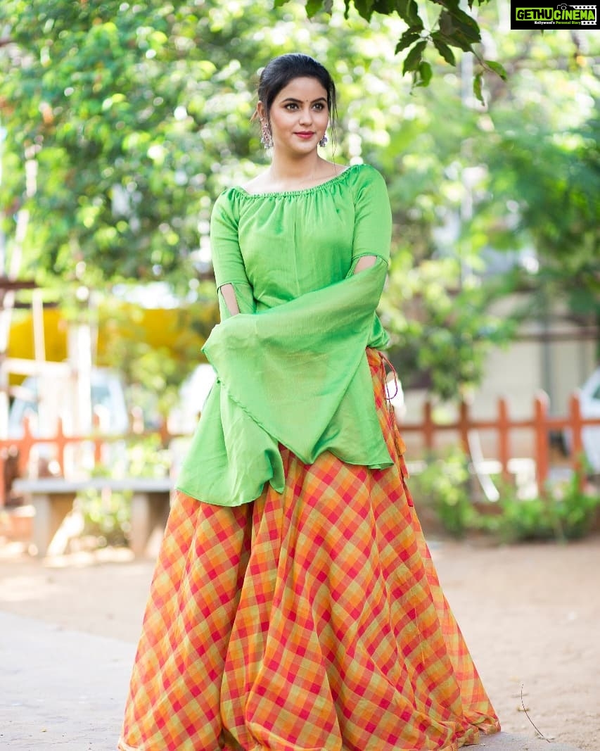 Chaitra Reddy Instagram - 🌼Happy 50k🌼 Thank you so much for the love and support❤ #50klove#unconditionallove❤️#tysm😘