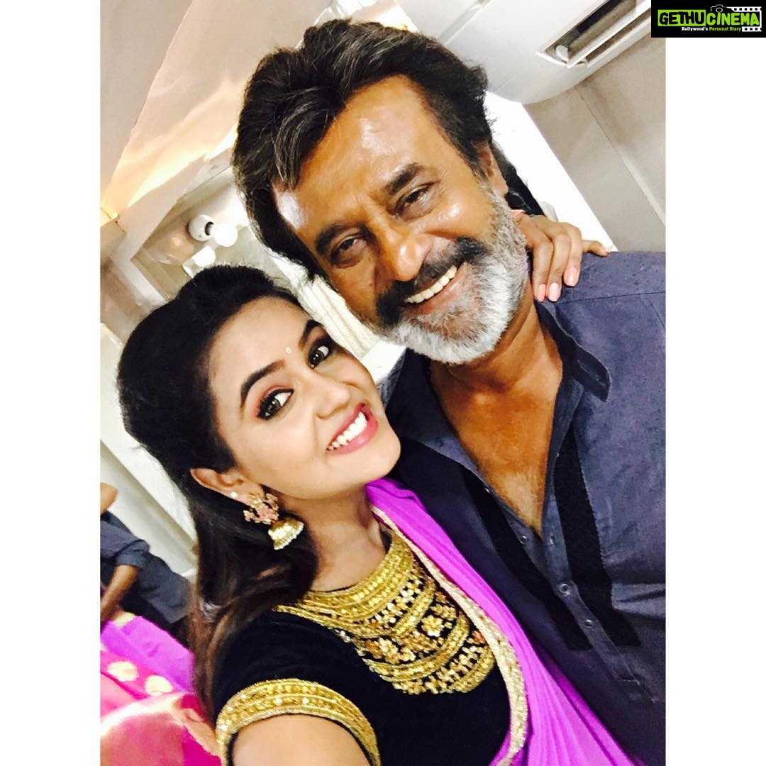 Chaitra Reddy Instagram - Meeting him is a dream for anyone😍! But my dream came true❤️! #thalaivar #rajini_sir #mygod#kaala#kaalakarikaalan