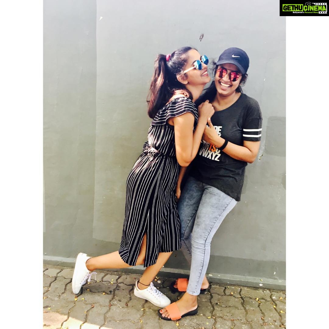 Chaitra Reddy Instagram - There is a child inside each one of us, who comes out in front of the person we are most comfortable with 😍😎❤ #bachapa #thechild_inme 🤓 #sisterhood #beingloved 😘😘pc: @shruti.naik.106
