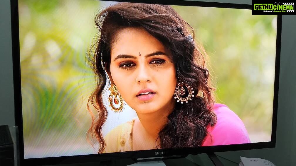 Chaitra Reddy Instagram - Straight from my editing suit 😘#pinklove💕#candid