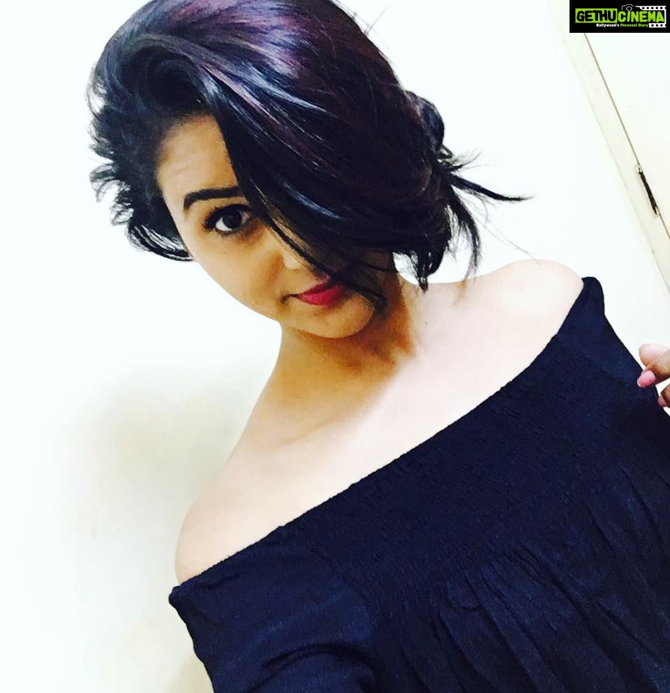 Chaitra Reddy Instagram - "I say" that,style yourself just not to impress others rather do it for your own happiness 😄😘😘 A very Good morning people ☀🌞😊😇😘#morning_vibes #lovefor_black 😘😚 #morningselfie #for_my_people 😘😘 #goodday 😚😘