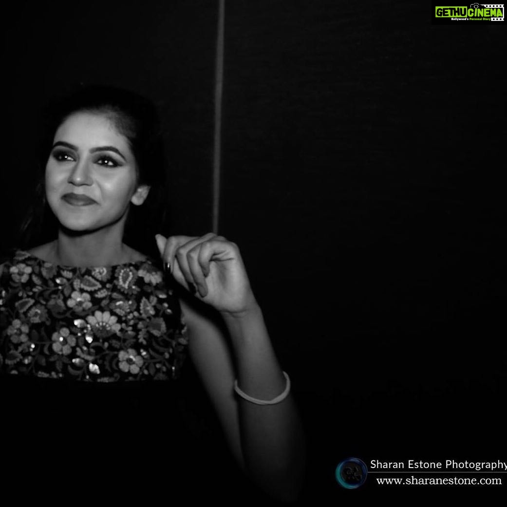 Chaitra Reddy Instagram - WhaT I LikE aBout BLACK and WHITE photographs ,is thAt they're MoRe liKe rEaDing thE bOok thAn seEing thE mOvie 😍