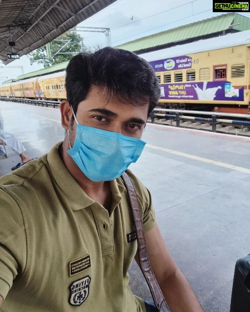 Chandan Kumar Instagram - Bharathiya railinalli ondu long journey..❤️