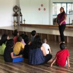 Darshana Rajendran Instagram – From my storytelling session at Mamangam today. Thanks for the photographs, my littlest listener @beingindhu :) Mamangam Dance Company