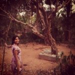 Darshana Rajendran Instagram - Little Neshu and her favourite spot. It's been so lovely seeing where this lovely girl grew up :) Palakkad
