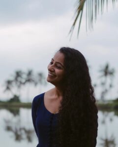 Darshana Rajendran Instagram - @darshanarajendran 💙