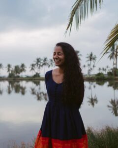 Darshana Rajendran Instagram - @darshanarajendran 💙