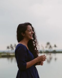Darshana Rajendran Instagram - @darshanarajendran 💙
