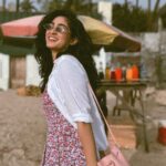 Deepti Sati Instagram – Evening Walks by the beach are under rated 🥰
#reels #feels