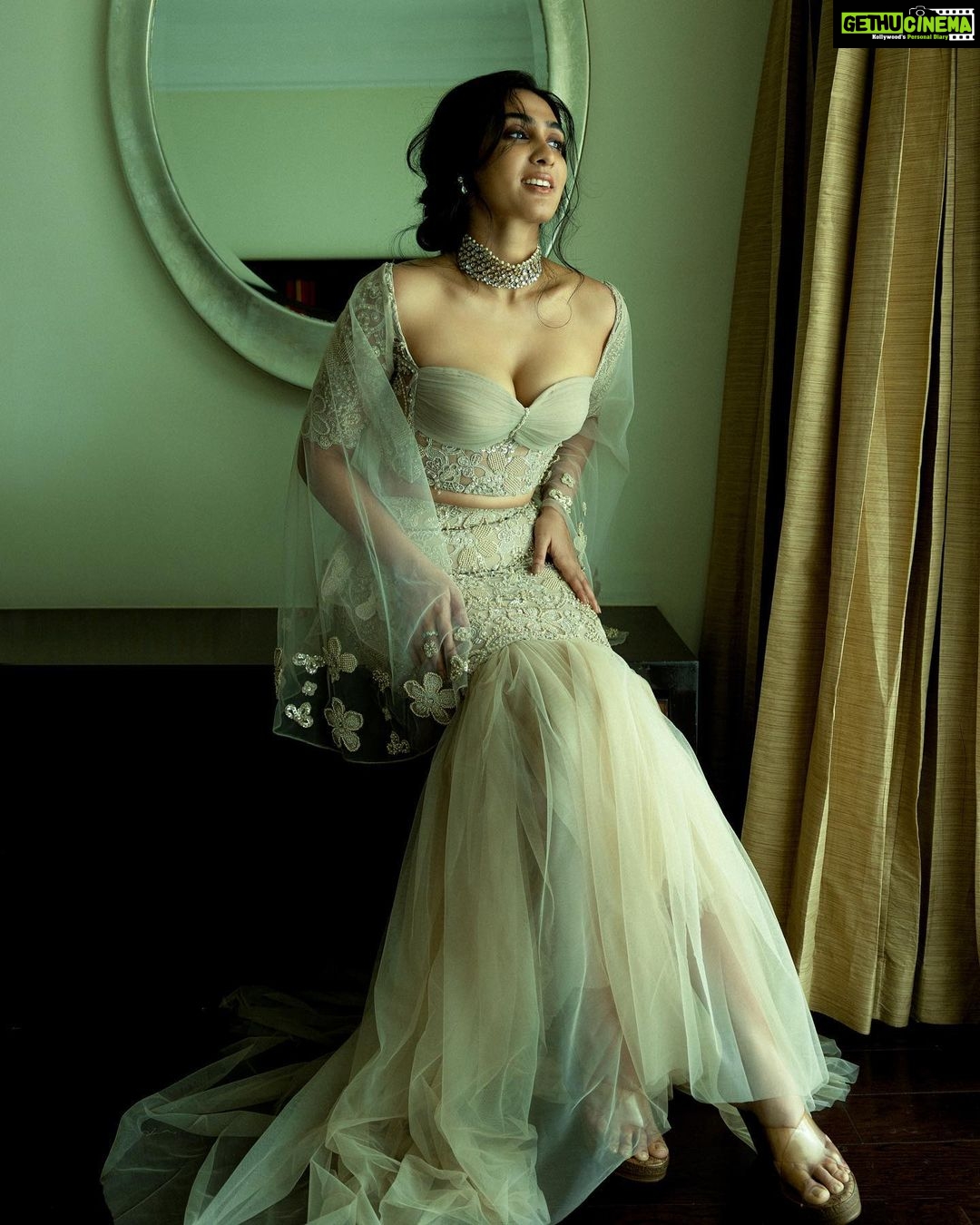 Deepti Sati Instagram - ๐ Belle of the Ball ๐ Featuring Deepti Sati (@deeptisati ) in our bridal lehenga which is embroidered with beads and sequins in a flattering mermaid silhouette. The boned corset blouse, also embellished, comes with a detachable cape that allows you to change the look of the outfit. Stay tuned to see how versatile this piece is! Photographer: @clintsoman Hair & Makeup: @vijetha_karthik . . #wedding #weddingdress #weddingoutfit #deeptisati #vocalforlocal #shoplocal #onlineshopping #fashionstyle #fashion #outfits #ootd #outfitoftheday #fashiongram #weddingoutfit #embellishment #photography #corset #corsetblouse #mermaid #embellished #indiandesigners #bridal #bridalhairstyle #bridalfashion #mermaidlehenga #lehenga #lehengas #indianwear #indianwedding #bridal #bridallehenga #capeblouse