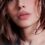 Devshi Khandur Instagram - Who can relate ?😂😂 Why to take risk in life 🤣🤣🤣 Anything can happen 😂😂 Heart to heart conversation - Sometimes it is good to learn art of doing nothing. But don't make it a habit 🤣🤣 #slacker #devshikhanduri #actor #reels #humor #funnyvideo #truefeeling #lazypeopleexcuses #lazypeople #kamchor #comedyvideo #lazy #entertainment #lazygirl #trendingreels #justforlaughs #fun