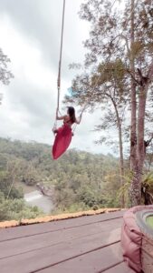 Dhivyadharshini Instagram - BALI SWING 
one ✔️ in my bucket list 
It’s an lovely experience, beautifully arranged by @gtholidays.in with the best view. Ps: this video doesn’t do justice to the view I witnessed 

#ddreels #ddneelakandan #travel #balidays🌴 #dhivydharshini #tourism #gtholidays #bali #baliswing