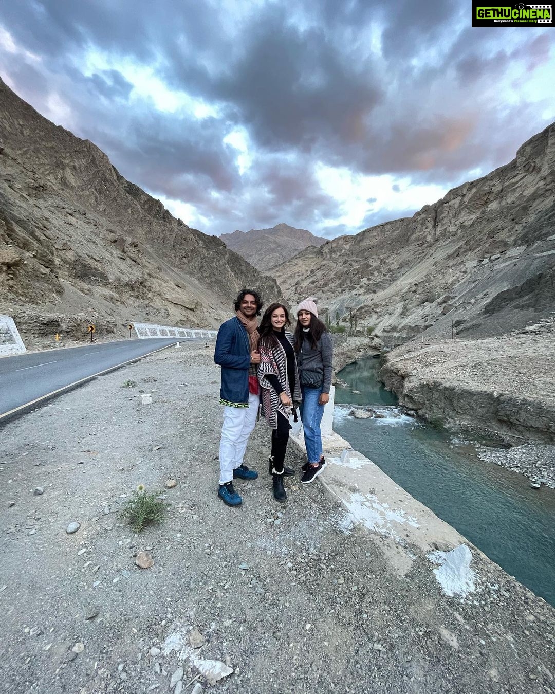 Dia Mirza Instagram - This movie is an experience of a lifetime. Each day spent on this journey has given us the gift of grace β€οΈππ»π―π So grateful! #DhakDhakJourney #DhakDhak #BTS #TravelWithDee @taapsee @pranjalnk @dudeja_sahaab @parijat_joshi #OutsidersFilms @viacom18studios @dhakdhakjourney @blmpictures @shraddhamishra8 @lakshsingh__ Lamayuru Monastery Ladakh, India