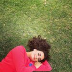 Dia Mirza Instagram - Staying connected with our Earth 😍🐯🌏🌳🕊 #Earthing #Healing #WednesdayWisdom #OnlyOneEarth India