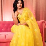 Divya Bharathi Instagram - Forever a saree girl💗 Beautifully designed by @razak_creations Mua @charithramarlechaa Hair by @thamizh.hairstylist Shot by @pictures_by_dhinesh_siva @studio_d_weddings