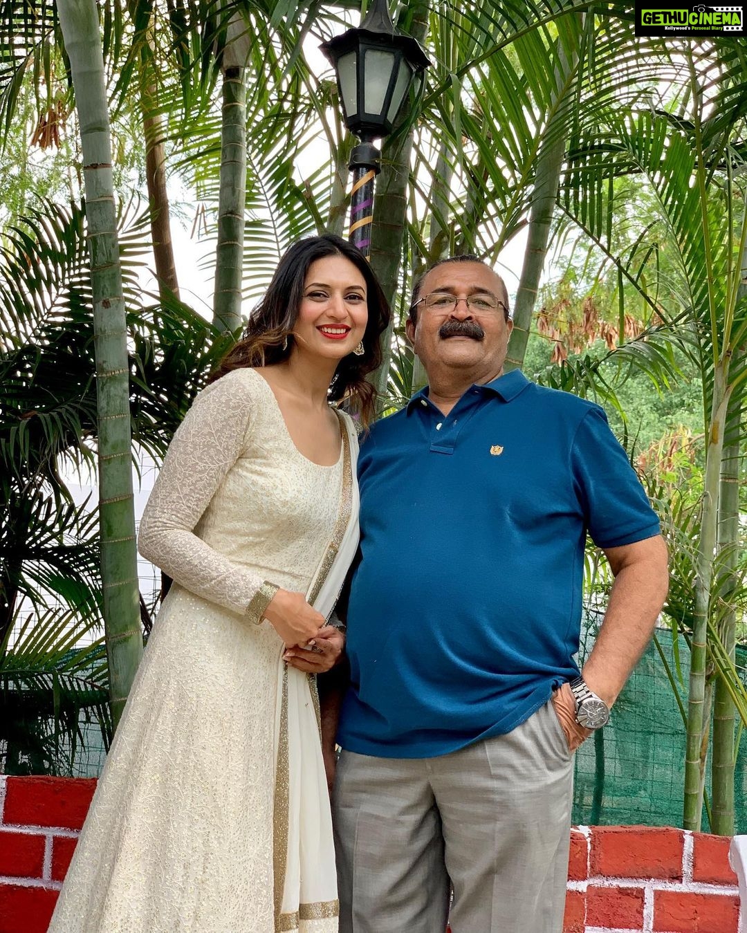 Divyanka Tripathi Instagram - So subtly you made me a mini-you! You taught us how to stay positive, respect all people alike, stay confident in all circumstances and stay a child forever! Thanks for being You papa...we got the best values from you! #HappyFathersDay Love you lots, Chaani #PhotoAlbum