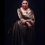 Divyanka Tripathi Instagram - "Kaun main? Haan tum! Bas tum! Oh ho!" I don't know why these lyrics are ringing in my head!!! 💁🏻‍♀️Hence, this caption!😄