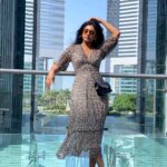 Eesha Rebba Instagram - Just wanna have sun !🌻 And check my comments to know who clicked the pics 😎 #tbt #dubai