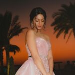 Erica Fernandes Instagram – And finally! 

Outfit by @geyannayouness
Accessories @aquamarine_jewellery
Outfit courtesy @shrushti_216 
Hair by @cloeglezmakeup 
📷 @photooneil 

#iifa #abudhabi #eveninggown Yas Island