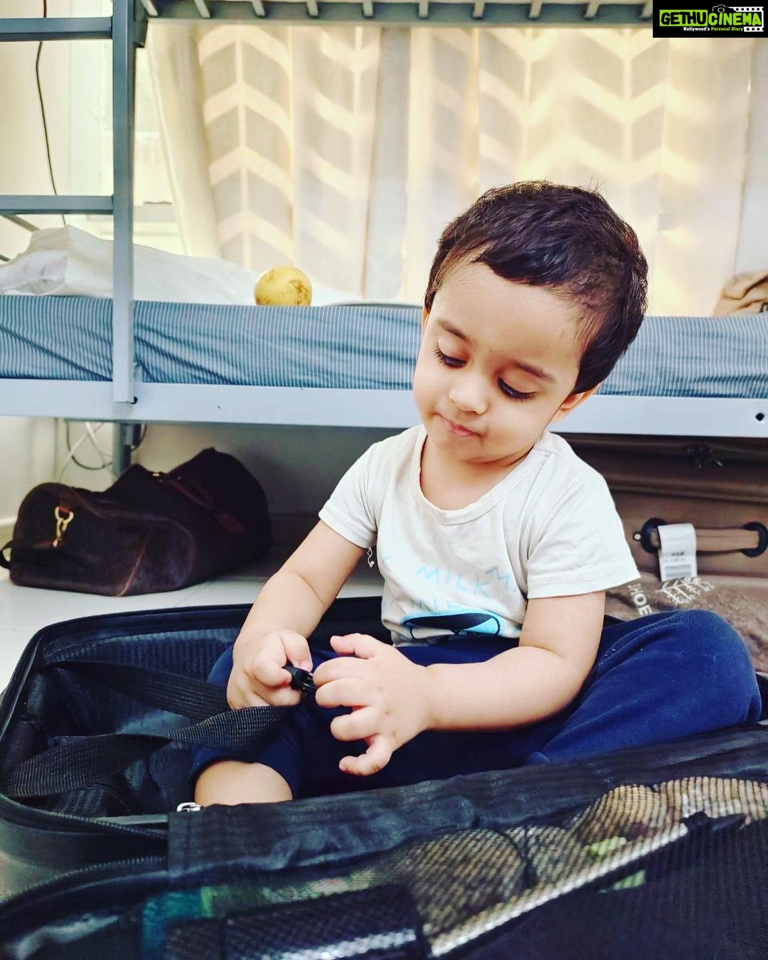 Erica Fernandes Instagram - From the day you were born till today there has been so much that has changed but then there are somethings that don’t change. Happy happy to you mera chota Piddu Baby . Haiiii … Itna bada hoga mera piddu 🙈 #aliturns3 #happybirthdaylittleone Down Memory Lane