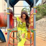 Erica Fernandes Instagram – Sometimes you just gotta let it flow

.

Outfit by @shein_ar