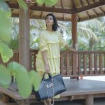 Erica Fernandes Instagram - Apni nazar mein acche raho , duniya ka toh nazariya hi alag hai Outfit by @pastelli_jaipur Footwear @__theperfectfitt__ Bag by @houseofkeisho