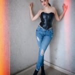Eshanya Maheshwari Instagram - A mess masterpiece 🖤😉 📸 @portraitsbyvedant Denim by @lovegen_official #ootd #ootdfashion #esshanyamaheshwari #fashionblogger #styleblogger #fashionmodel #style #fashion #esshanya #poser #fashionista