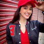 Eshanya Maheshwari Instagram - Alexa, let’s share some warmth of this smile to the world 😀 One week to go 🥳🍾💃🏼🥰 (any guesses) #smile #happiness #esshanya #celebratelife #esshanyamaheshwari #positivevibes