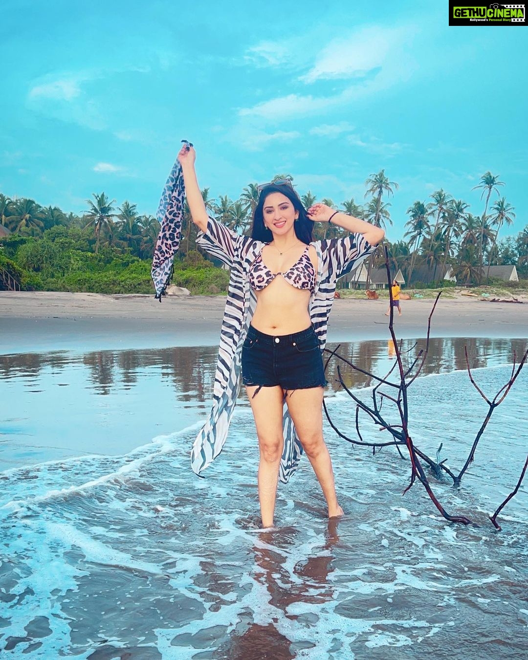 Eshanya Maheshwari Instagram - To another year of growing in strength, wisdom, grace and beauty 💖🧿 Happy Birthday to Me 💫✨💥 #blessed #happybirthdaytome #travel #esshanyamaheshwari #esshanya #travelblogger #travelgram #beach Vagator Beach