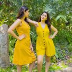 Eshanya Maheshwari Instagram - Stop ✋🏻 drop 👇🏻 and roll 🤌🏻😉 Having some fun behind the scenes of @zigzag.lk shoot with @dr_elakshi ❤️ #stopdropandroll #trend #reelsinstagram #trendingreels #Esshanyamaheshwari #esshanya #elakshi #bts #fun Unawatuna Beach, Sri Lanka