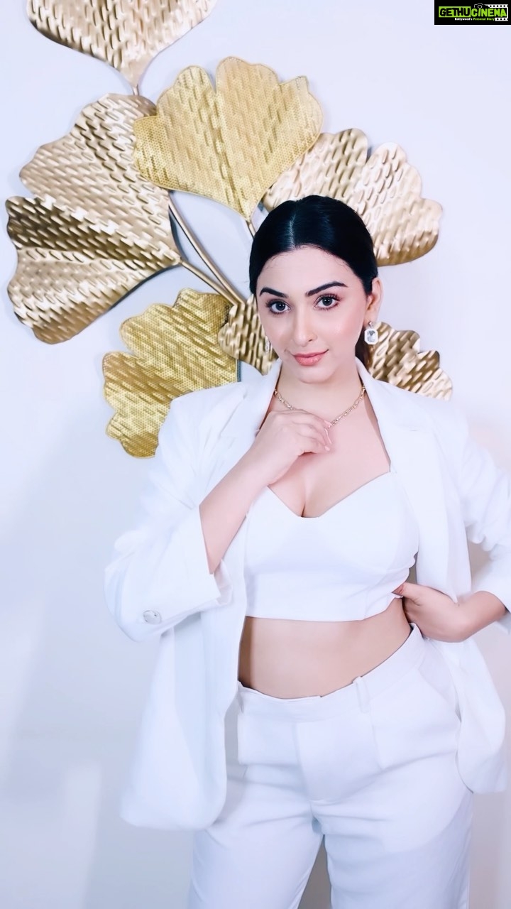Eshanya Maheshwari Instagram - Accessories makes every look better ✨✨✨ Accessories by @accessorizeindiaofficial - gold pack of 2 crystals heart stacking rings - gold starfish necklace - pastel pop enamel crystal short drop earrings - romantic ramble eclectic stones drop earrings - blue harvest set of 20 Pearl stud earrings - pastel pop enamel crystal chain necklace - romantic ramble electric stones collar necklace - gold lurex box clutch party bag - faux leather orange leopard strap camera sling bag - black Britney bee tote bag #accessories #lookoftheday #accessorize #fashionblogger #styleblogger #fashionmodel #style #esshanya #fashion #esshanyamaheshwari #fashionreels #styleinspo