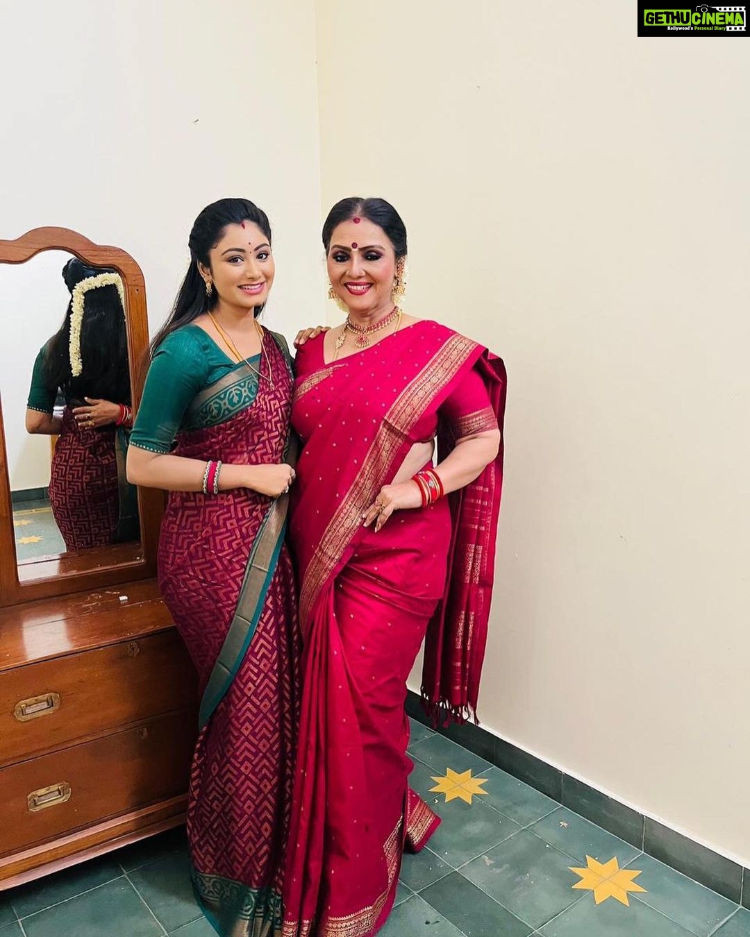 Fathima Babu Instagram - With my co star Samyuktha today. #sippikulmuthu #vijaytvserial