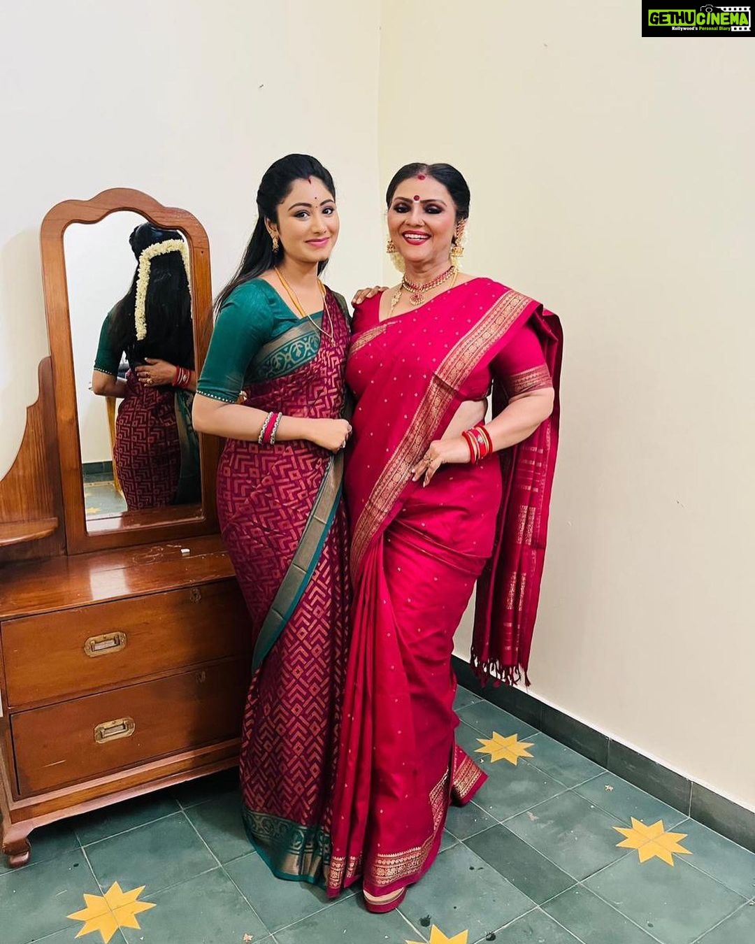 Fathima Babu Instagram - With my co star Samyuktha today. #sippikulmuthu #vijaytvserial
